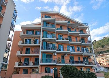 Compl. Aquilone, trivani con cantina e posto auto