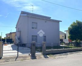 CASA SEMINDIPENDENTE A MIRANDOLA