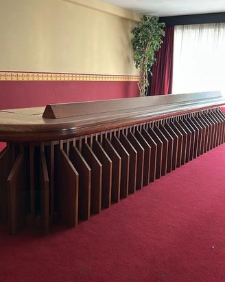 Tavolo per conferenze in legno fatto a mano
