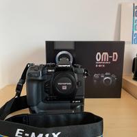 Olympus OM-D E-M1X come nuova