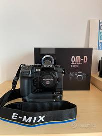 Olympus OM-D E-M1X come nuova