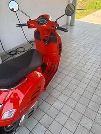 Vespa 300 gts