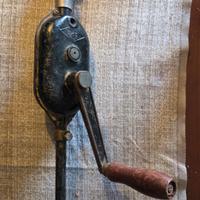 Trapano a mano antico. X spedizione v. descrizio