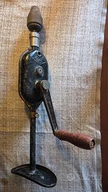 Trapano a mano antico. X spedizione v. descrizio