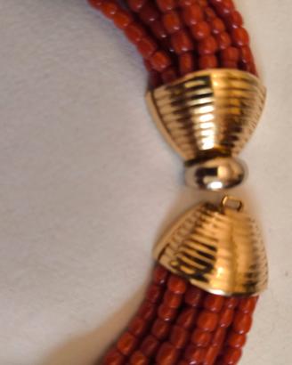torchon corallo con chiusura oro 18 k.