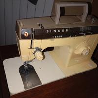 macchina da cucire Singer anni '80
