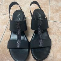 Sandali neri con zeppa