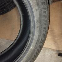 Pneumatici estivi usati.