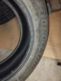 Pneumatici estivi usati.