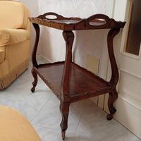 Carrello in legno con ruote