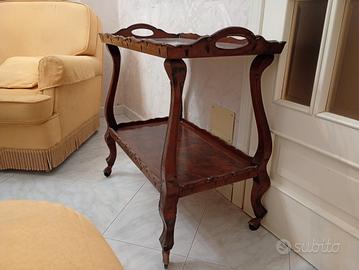 Carrello in legno con ruote