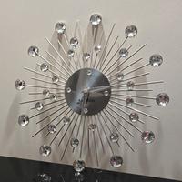Orologio da parete Karlsson con eleganti strass