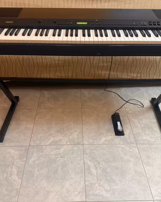 Pianoforte Yamaha P150 88 tasti pedale supporto