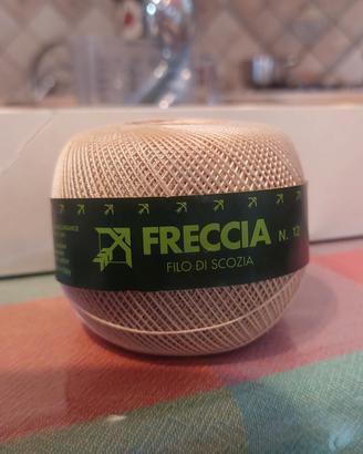 Gomitoli filo di scozia N. 12