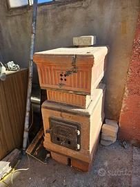 Antica stufa a legno