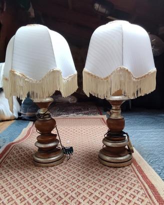 coppia di lampade in stile antico