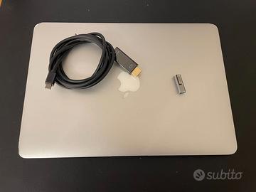 MACBOOK AIR Intel i5 + USB-C adapter + HDMI cable