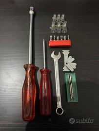 Attrezzi cacciavite a tubo usag e vari