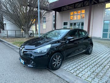 Renault clio benzina/gpl neopatentati