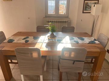 Tavolo in legno 8 posti