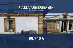 Immobile in asta di 152 m² con box auto a Piazza A