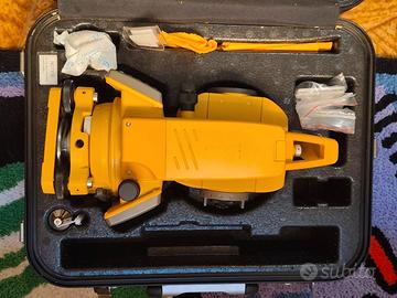 Stazione Totale Topcon GPT-3005LN + Treppiede Asta