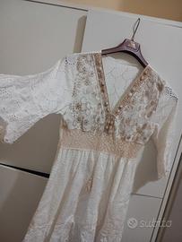 abito pizzo con ricami oro