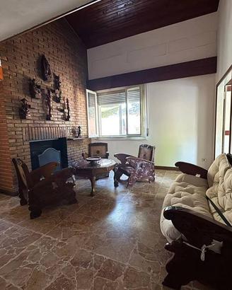 Villetta a schiera di 220 m² con 5 locali e box au