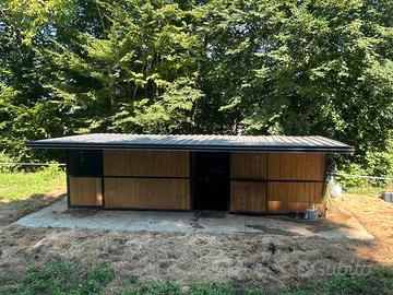 2 Box Cavalli 3x4 m in perfetto stato
