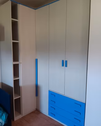 cameretta armadio angolo, letto, ecc trattabile 