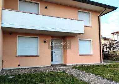 Porzione di casa, Castagnole