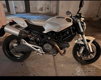 Ducati Monstame 696