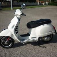 Piaggio Vespa 300 GTS - 2016