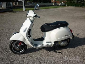 Piaggio Vespa 300 GTS - 2016