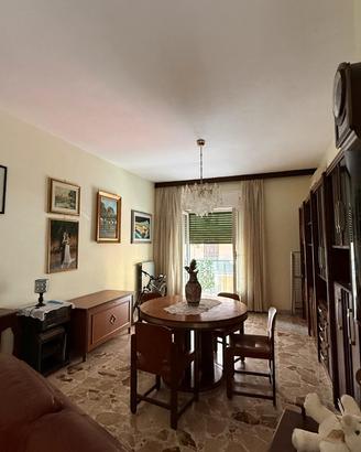 Appartamento in zona centro con terrazzo