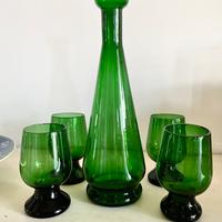 vetro soffiato verde anni 60 bicchieri e bottiglia