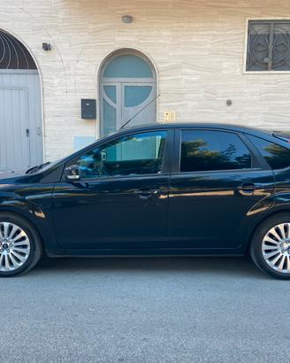 Ford focus serie 2 restyling  2008