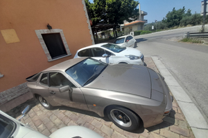Porsche 944