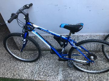 Due bici donna e ragazzo