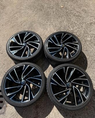 Cerchi 19 adelaide Volkswagen golf GOMMATI