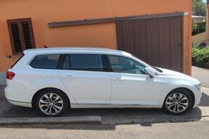 VOLKSWAGEN Passat 8ª serie - 2015