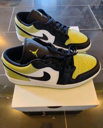 🔥 Nike Air Jordan 1 Low SE Vivid Green Snakeskin 