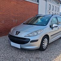 Peugeot 207 1.4 8V 75CV 5p. ONE Line