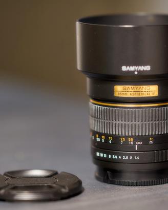 Obiettivo Samyang 85 mm f1.4 attacco Sony A