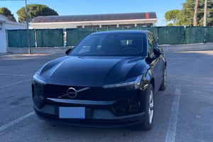 Volvo EX30 Essential P5