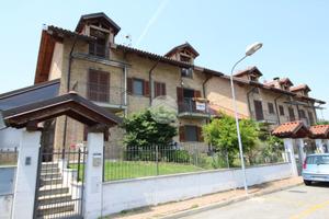 VILLA A SCHIERA A BRANDIZZO
