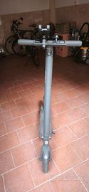 Monopattino elettrico Ninebot E22E Segway 