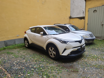 Toyota CHR Active 1. 8 ibrida unico proprietario