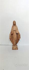 Antica statua della Madonna scolpita nel legno.  -