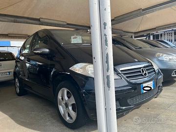MERCEDES A180